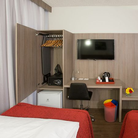 รามาดา กัมปินาส วีราโกโปส Hotel กังปินาส ภายนอก รูปภาพ